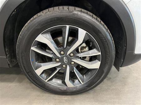 2019-Mahindra-XUV-300-12T-W8_8