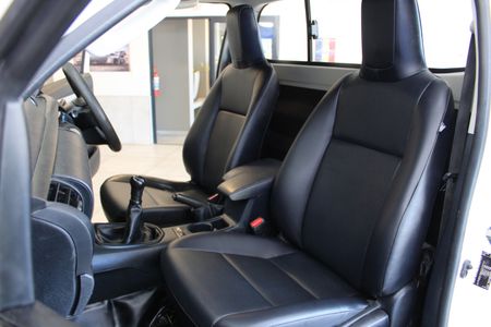 2023-Toyota-Hilux-24-GD-6-SR-4x4-Single-Cab_13