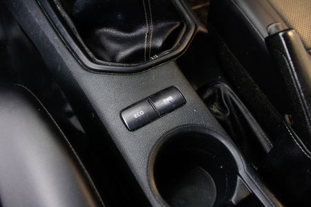 2023-Toyota-Hilux-24-GD-6-SR-4x4-Single-Cab_23