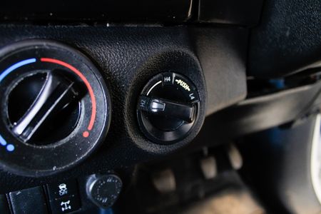 2023-Toyota-Hilux-24-GD-6-SR-4x4-Single-Cab_24