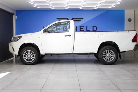 2023-Toyota-Hilux-24-GD-6-SR-4x4-Single-Cab_3