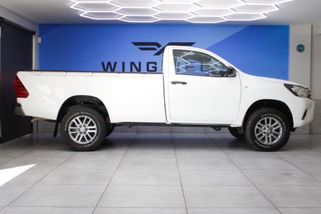 2023-Toyota-Hilux-24-GD-6-SR-4x4-Single-Cab_7