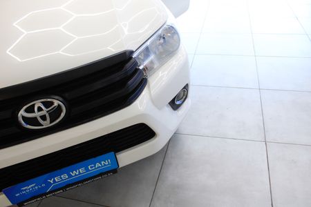 2023-Toyota-Hilux-24-GD-6-SR-4x4-Single-Cab_8