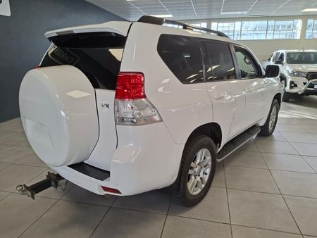 2010-Toyota-Land-Cruiser-Prado-40-V6-VX-Auto_6