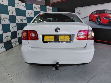 2014-Volkswagen-Polo-Vivo-GP-16-Comfortline_9