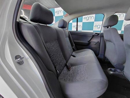2014-Volkswagen-Polo-Vivo-GP-16-Comfortline_18