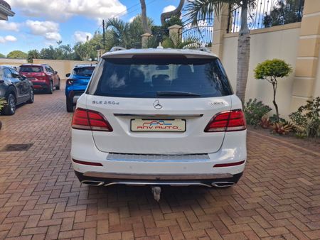 2016-Mercedes-Benz-GLE-250d-4Matic_5