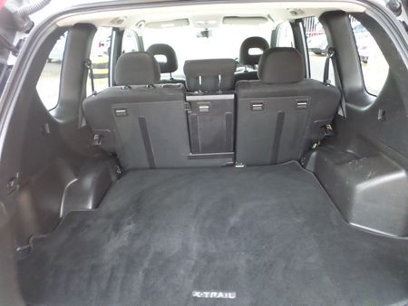2011-Nissan-X-Trail-20-dCi-4x2-XE_13