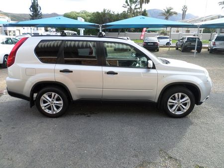 2011-Nissan-X-Trail-20-dCi-4x2-XE_1