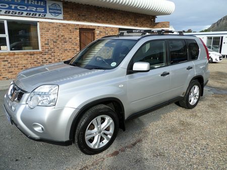 2011-Nissan-X-Trail-20-dCi-4x2-XE_5