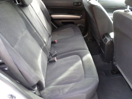 2011-Nissan-X-Trail-20-dCi-4x2-XE_8