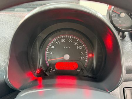 2014-Suzuki-Alto-10-GLX_9