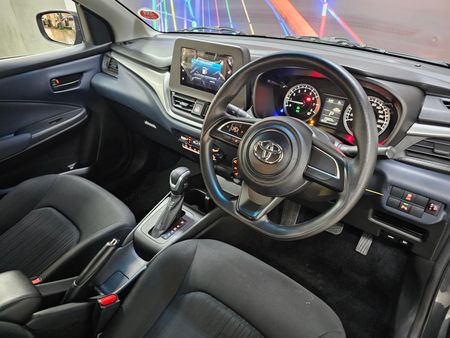 2025-Toyota-Starlet-15-XS-Auto_4