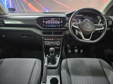 2022-Volkswagen-T-Cross-10-TSI-Comfortline_8