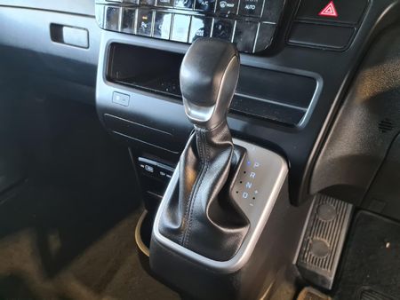 2025-Hyundai-Staria-22d-Executive-Auto_14