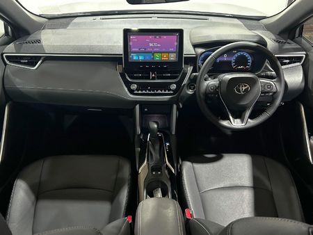 2025-Toyota-Corolla-Cross-18-XR-Hybrid_9