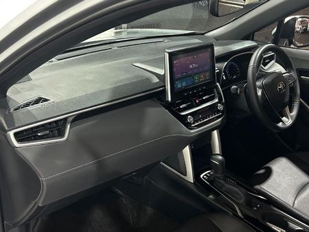 2025-Toyota-Corolla-Cross-18-XR-Hybrid_17
