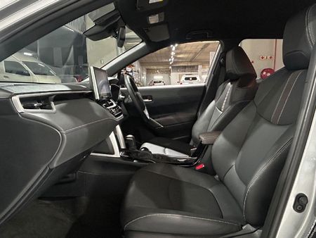 2025-Toyota-Corolla-Cross-18-XR-Hybrid_18