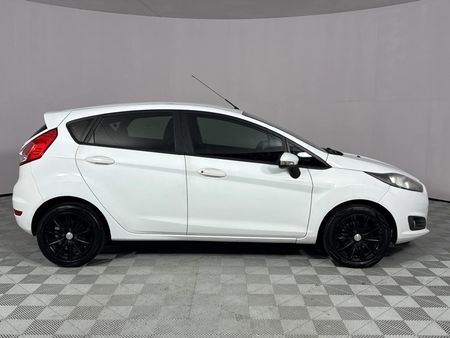 2016-Ford-Fiesta-10-EcoBoost-Ambiente-Auto-5-dr_12