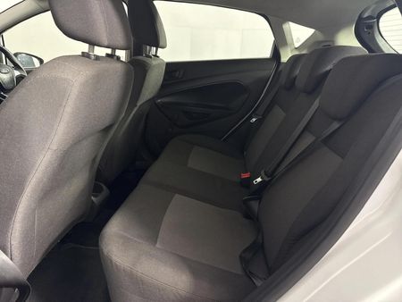 2016-Ford-Fiesta-10-EcoBoost-Ambiente-Auto-5-dr_3