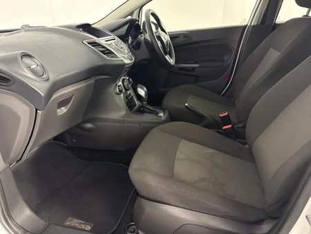 2016-Ford-Fiesta-10-EcoBoost-Ambiente-Auto-5-dr_5