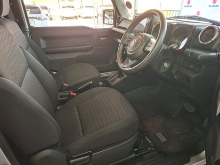 2023-Suzuki-Jimny-15-GLX-Auto_2