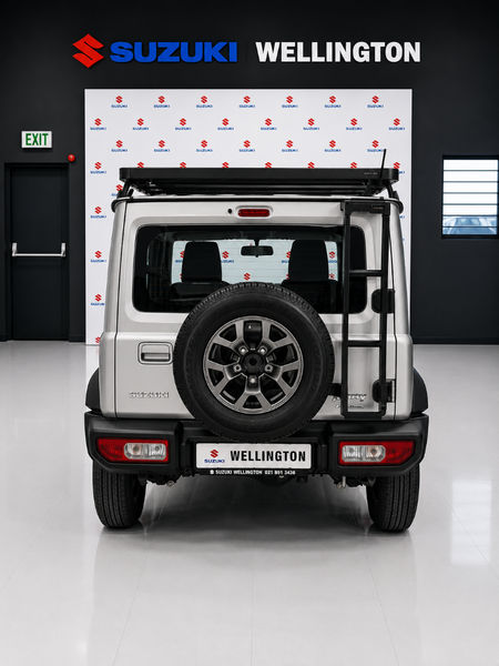 2023-Suzuki-Jimny-15-GLX-Auto_4