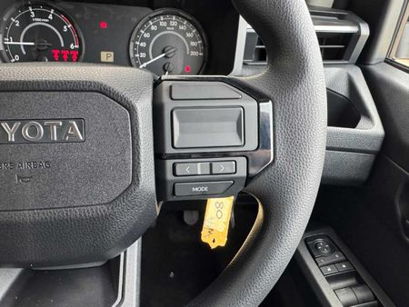 2026-Toyota-Hilux-28-GD-6-RB-SRX-4x4-Auto-Double-Cab_12
