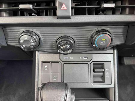 2026-Toyota-Hilux-28-GD-6-RB-SRX-4x4-Auto-Double-Cab_13