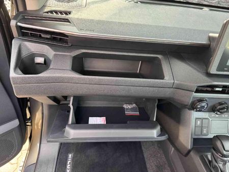 2026-Toyota-Hilux-28-GD-6-RB-SRX-4x4-Auto-Double-Cab_16
