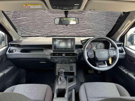 2026-Toyota-Hilux-28-GD-6-RB-SRX-4x4-Auto-Double-Cab_8