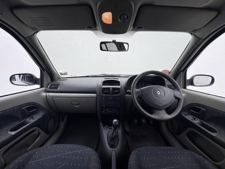 2004-Renault-Clio-14-Expression_10