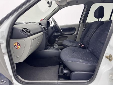2004-Renault-Clio-14-Expression_6