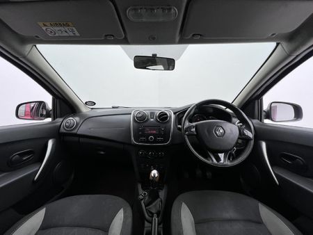 2017-Renault-Sandero-900T-Stepway_10