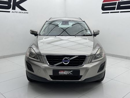 2011-Volvo-XC60-20-T-Auto_1