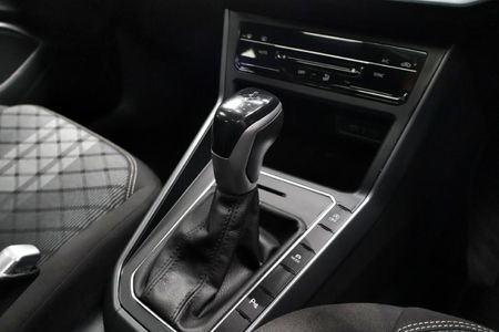 2023-Volkswagen-Taigo-10-TSI-R-Line-Auto_16