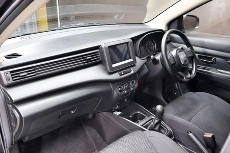 2026-Toyota-Rumion-15-S_10