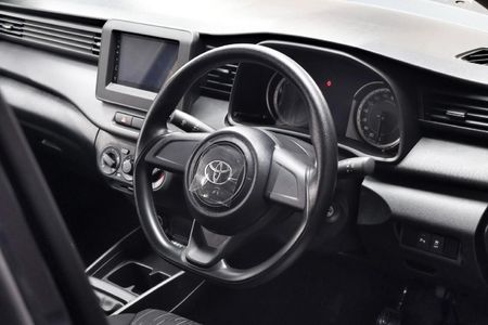 2026-Toyota-Rumion-15-S_8