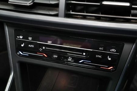 2022-Volkswagen-Polo-20-GTI-Auto-147kW_15