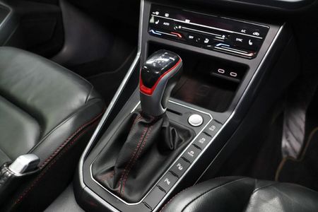2022-Volkswagen-Polo-20-GTI-Auto-147kW_16