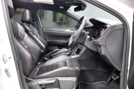 2022-Volkswagen-Polo-20-GTI-Auto-147kW_18