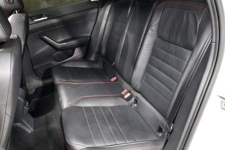 2022-Volkswagen-Polo-20-GTI-Auto-147kW_19
