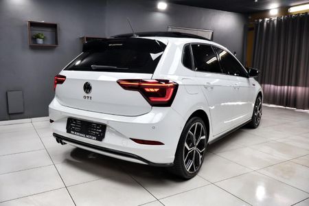 2022-Volkswagen-Polo-20-GTI-Auto-147kW_29