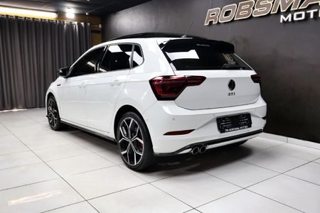 2022-Volkswagen-Polo-20-GTI-Auto-147kW_4