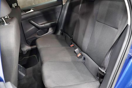 2023-Volkswagen-Polo-10-TSI_16