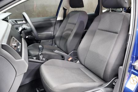 2023-Volkswagen-Polo-10-TSI_17