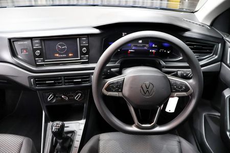 2023-Volkswagen-Polo-10-TSI_6