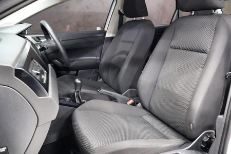 2021-Volkswagen-Polo-10-TSI-Trendline_11