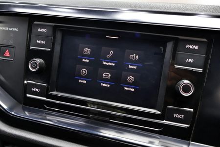 2021-Volkswagen-Polo-10-TSI-Trendline_13