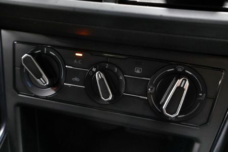 2021-Volkswagen-Polo-10-TSI-Trendline_14